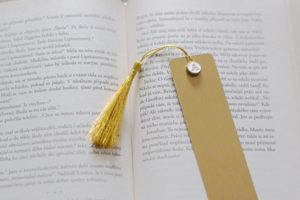 Zlatá hliníková záložka do knihy s monogramem