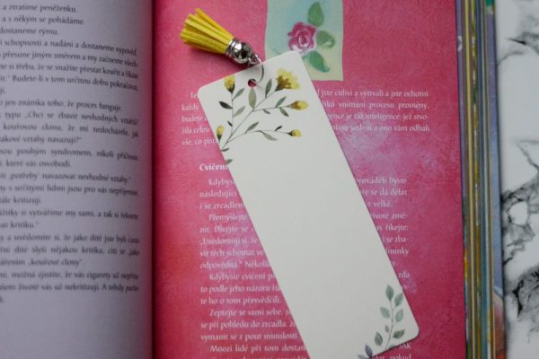 Květinová záložka do knihy s koženkovým střapcem
