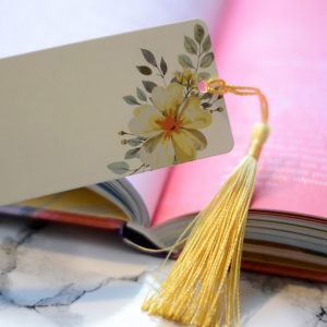 Květinová záložka do knihy se žlutým střapcem