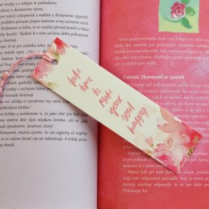 Růžová záložka do knihy s jemně růžovým střapcem