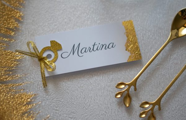 Jmenovka na svatební tabuli se zlatými detaily 4