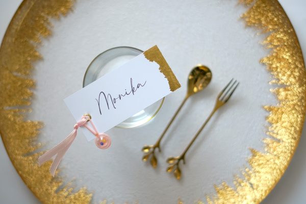 Jmenovka na stůl se zlatým detailem - Baby shower - růžová
