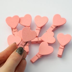 10 ks růžových kolíčků se srdcem 2