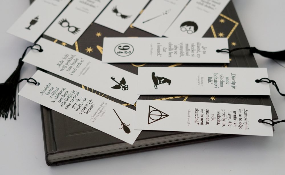 Sada 10 černo-bílých záložek do knihy na motivy Harry Potter filmů 5